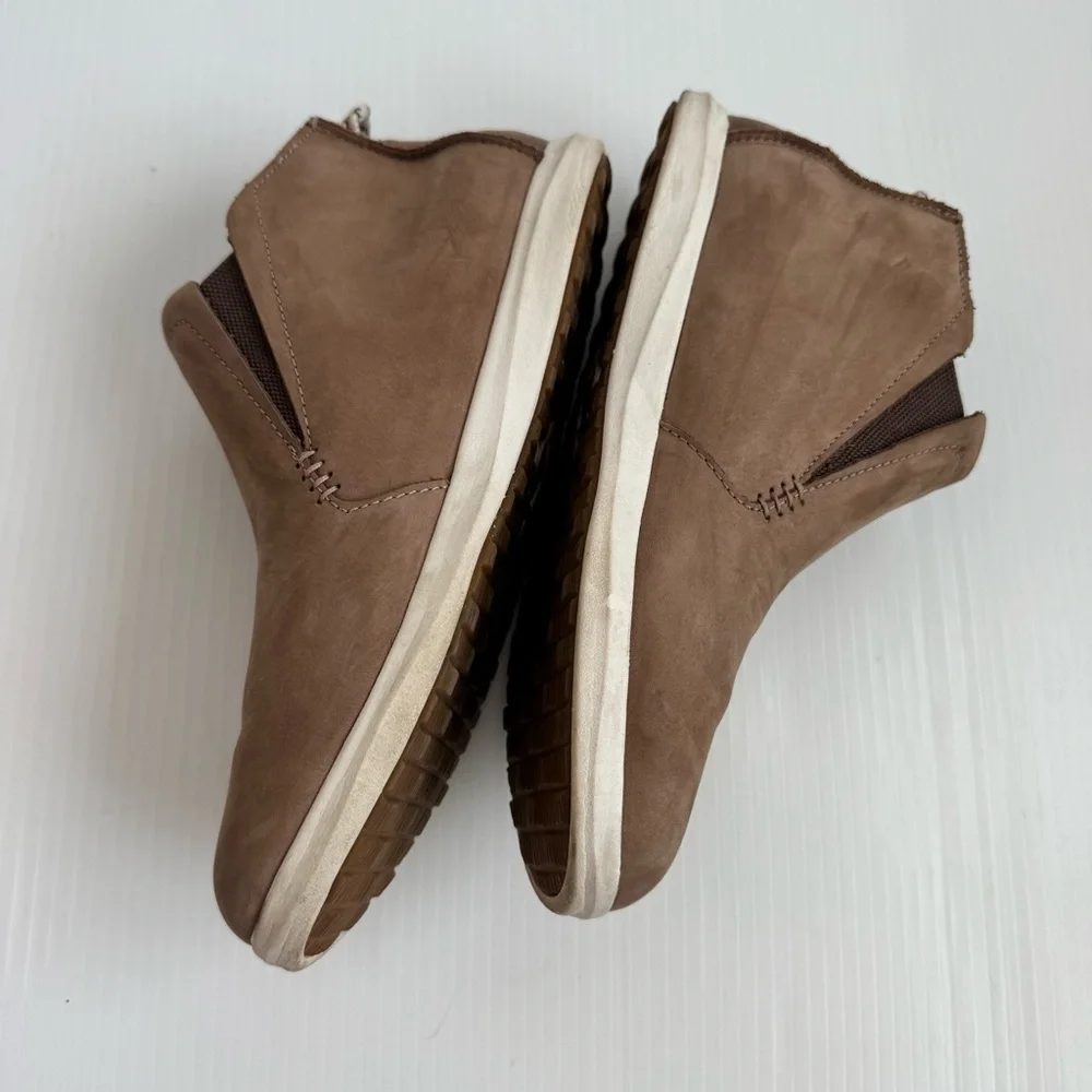 OluKai Women's Tan Hawai'iloa Manu Hope Waterproof Sneaker Boot (Women) - Picture 2 of 10